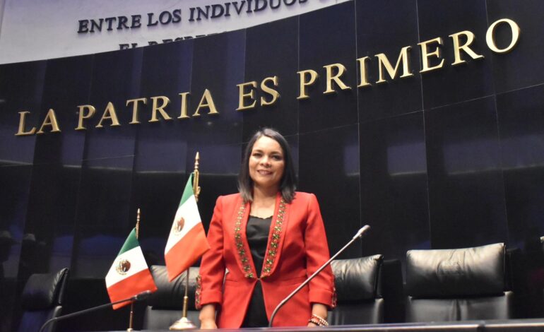 “Hoy es el pueblo el que llega al Senado de la República”, expresa Beatriz Mojica al rendir protesta