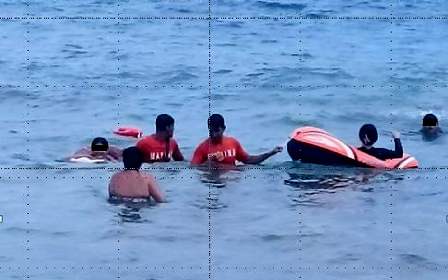 Marina rescata a tres personas en peligro de ahogamiento en inmediaciones de playa Papagayo en Acapulco