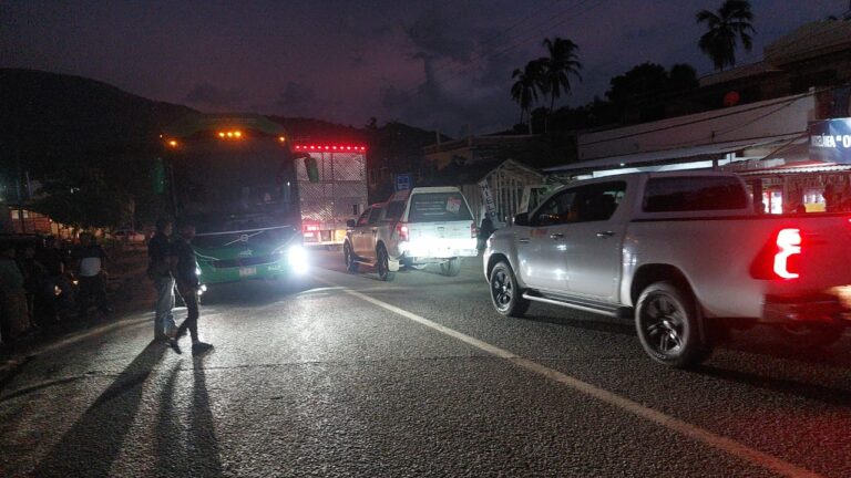 liberación de la carretera federal Acapulco-Zihuatanejo - I