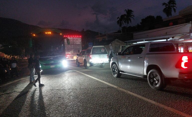 Gobierno de Guerrero logra la liberación de la carretera federal Acapulco-Zihuatanejo en la Costa Grande