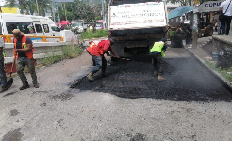 Continúan los trabajos de bacheo implementados por la gobernadora Evelyn Salgado en Chilpancingo