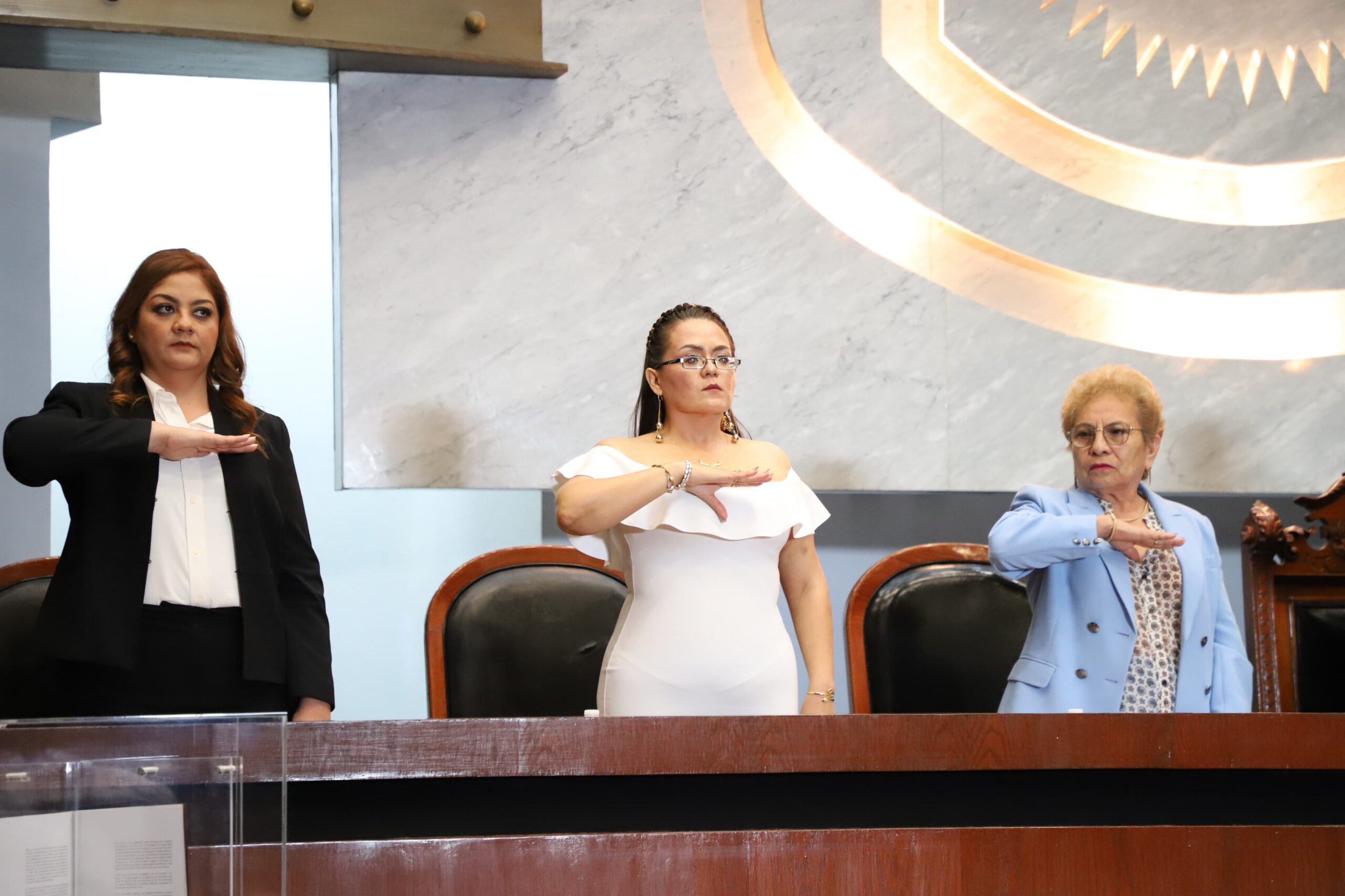 Ofrece Bazán compromiso y lealtad al asumir como diputada