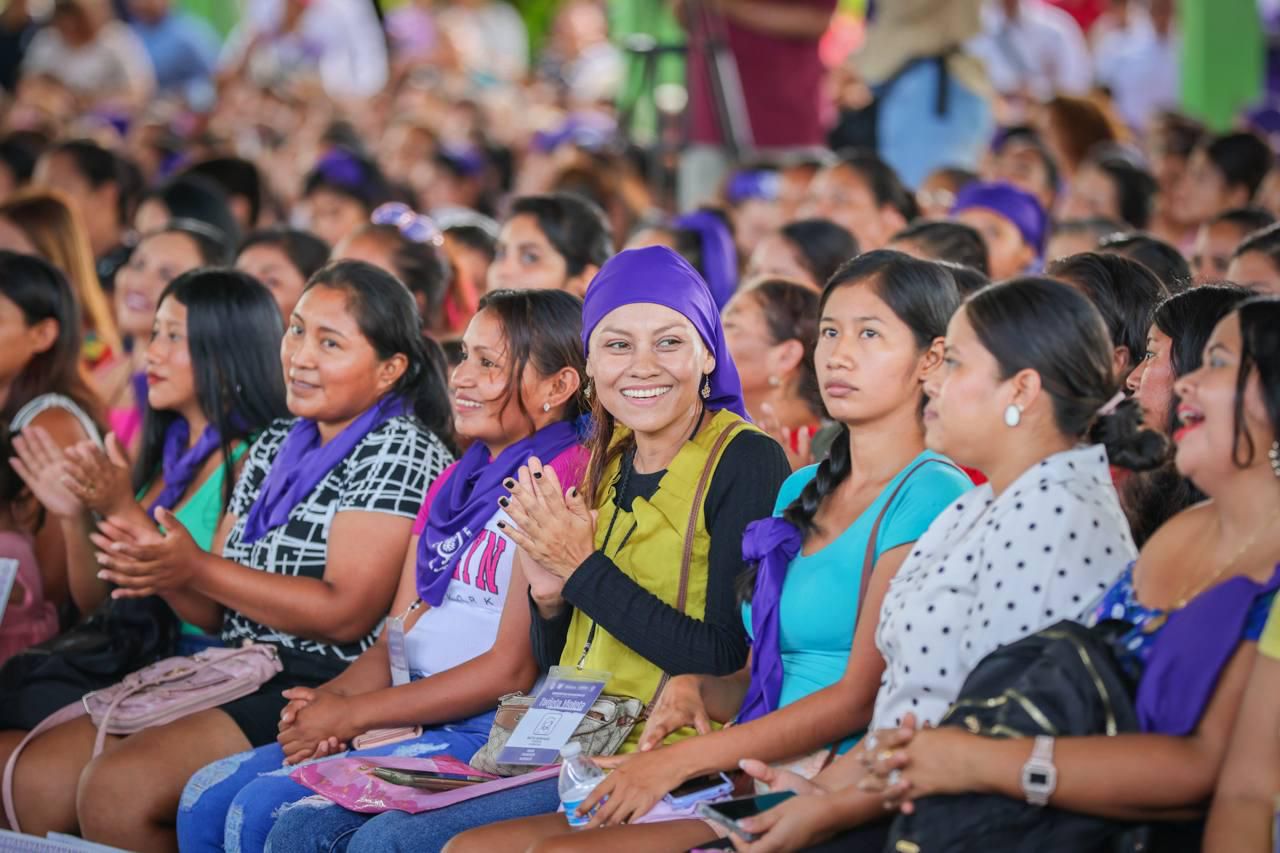 Entrega Evelyn Salgado mil 267 certificados y constancias de capacitación a mujeres beneficiarias del programa Tarjeta Violeta