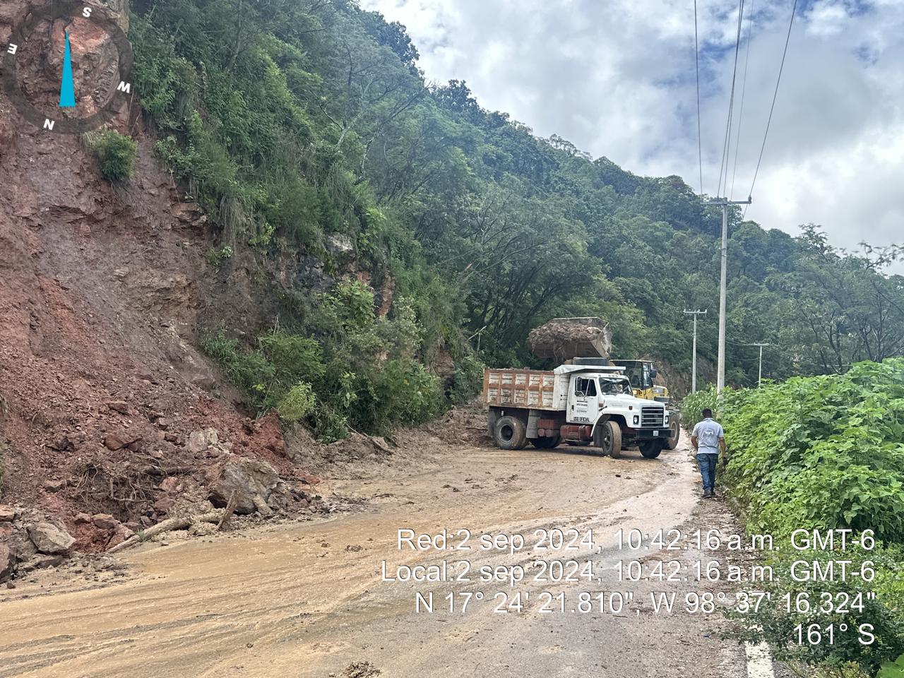 Instruye Evelyn Salgado retirar derrumbes en carretera Tlapa-Marquelia, provocados por las recientes lluvias