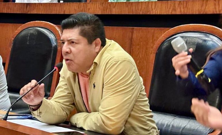 El voto en abstención a la Reforma Judicial no es un cheque en blanco, acota Robell Urióstegui
