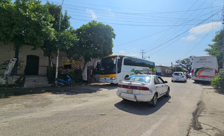 Habitantes de Tecpan comienzan preparativos para celebrar el tradicional Día de Muertos