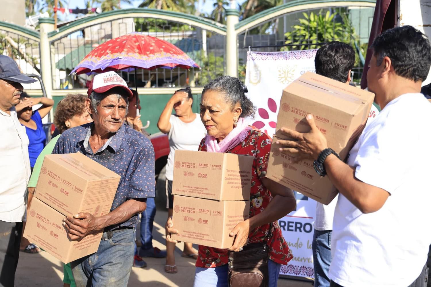 DIF Guerrero continúa con la entrega de apoyos alimentarios en Coyuca de Benítez