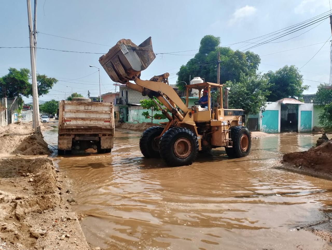 Continúan los trabajos para rehabilitar caminos y mejorar las condiciones para el tránsito seguro en el estado