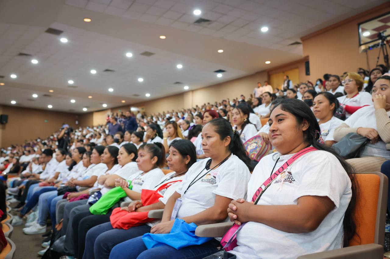 Empodera gobierno de Evelyn Salgado a más de 3 mil mujeres con la «Tarjeta Violeta» en Guerrero