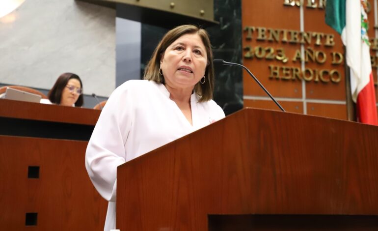 Presentan exhorto para mejorar las condiciones laborales de laboratoristas