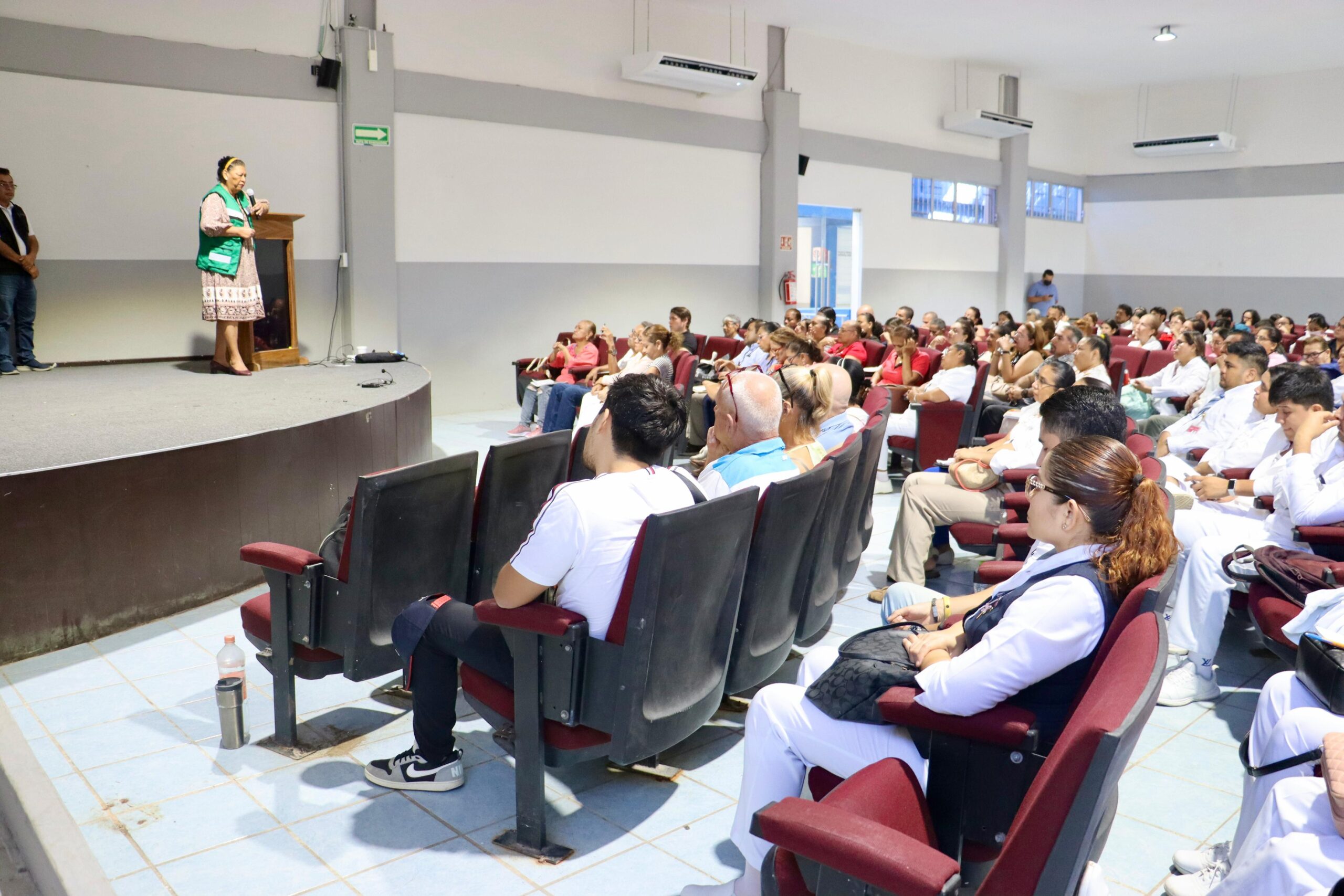 El gobierno de Guerrero impulsa capacitación para evitar complicaciones y mortalidad por dengue en el estado