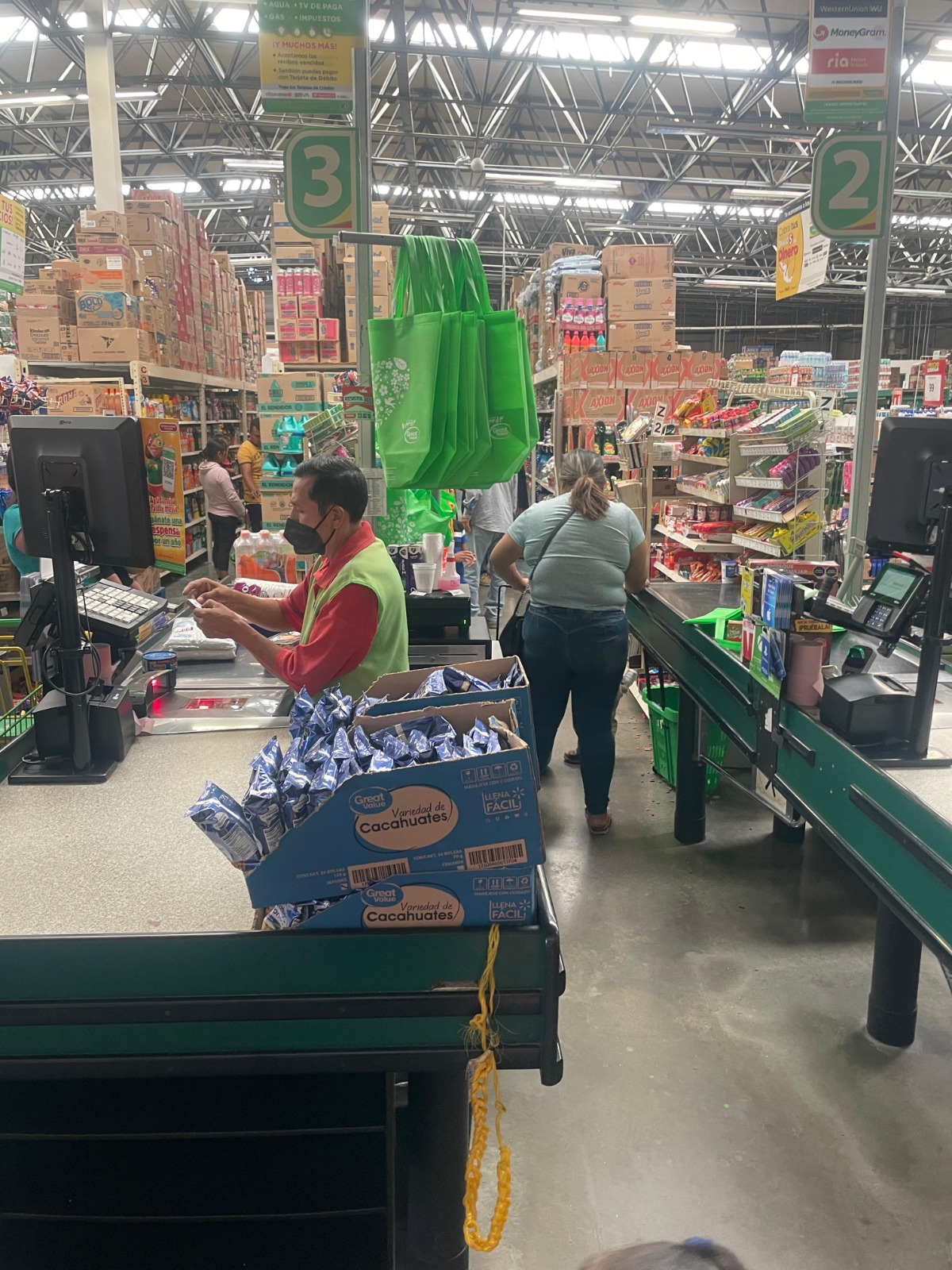 Se fortalece la actividad económica en la región Norte, con la reapertura de la Bodega Aurrera de Teloloapan