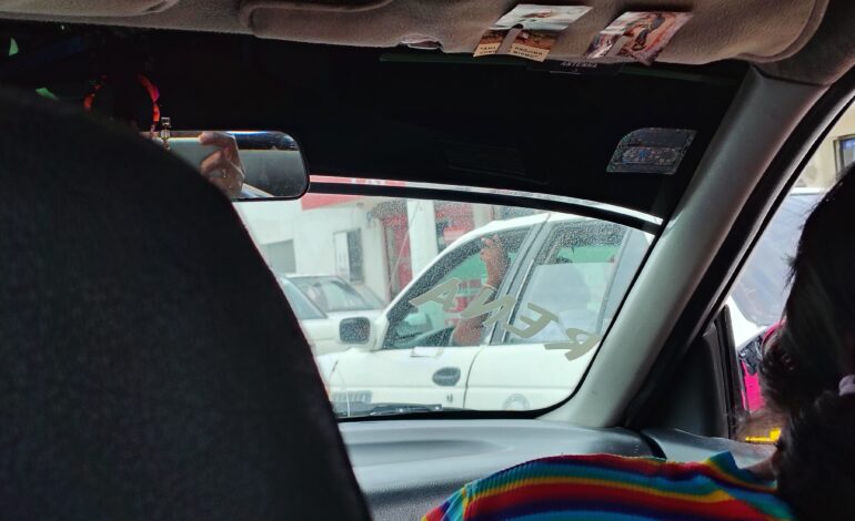 Sin autorización legal, taxistas amarillos cobran tarifas elevadas después de las 00:00 horas