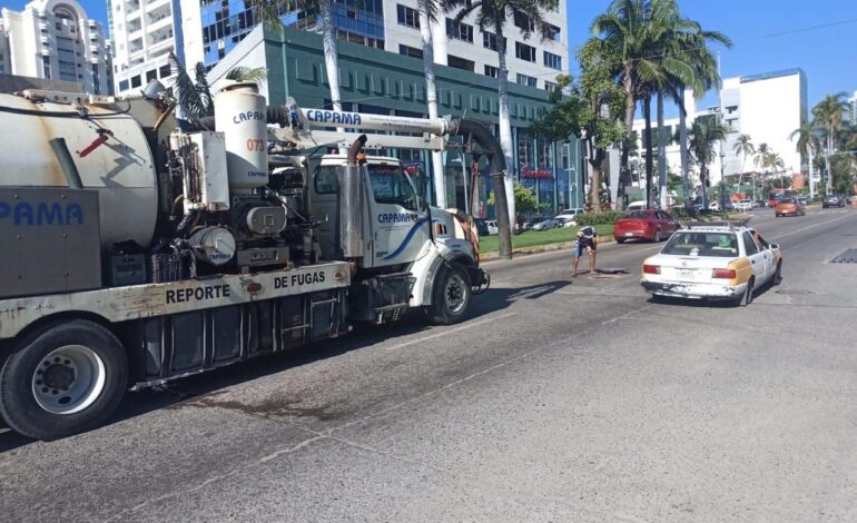 Mantiene CAPAMA brigada emergente de desazolves y reposición de tapas