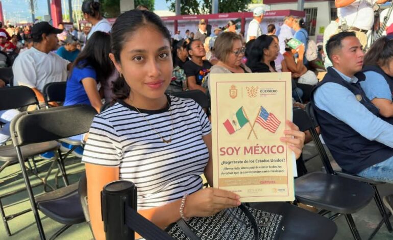Entregan en Guerrero registros de doble nacionalidad del Programa Soy México