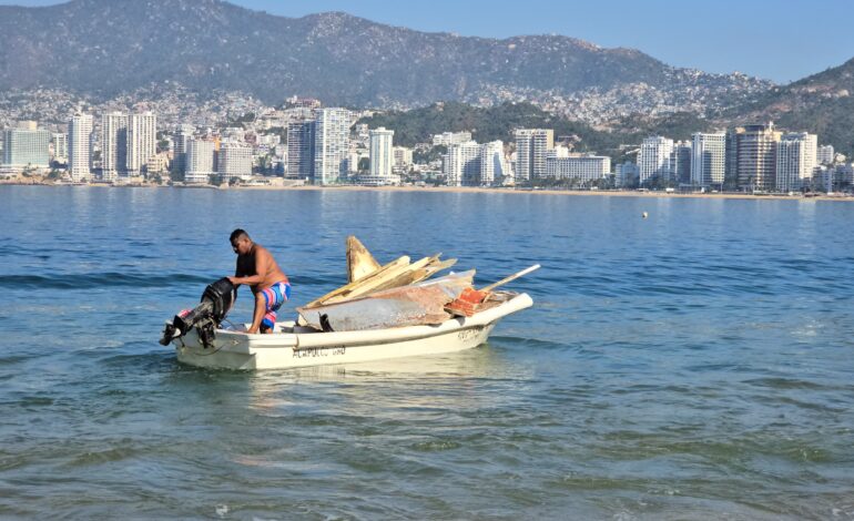 Promotora de Playas refuerza las jornadas permanentes de limpieza en playas de Acapulco