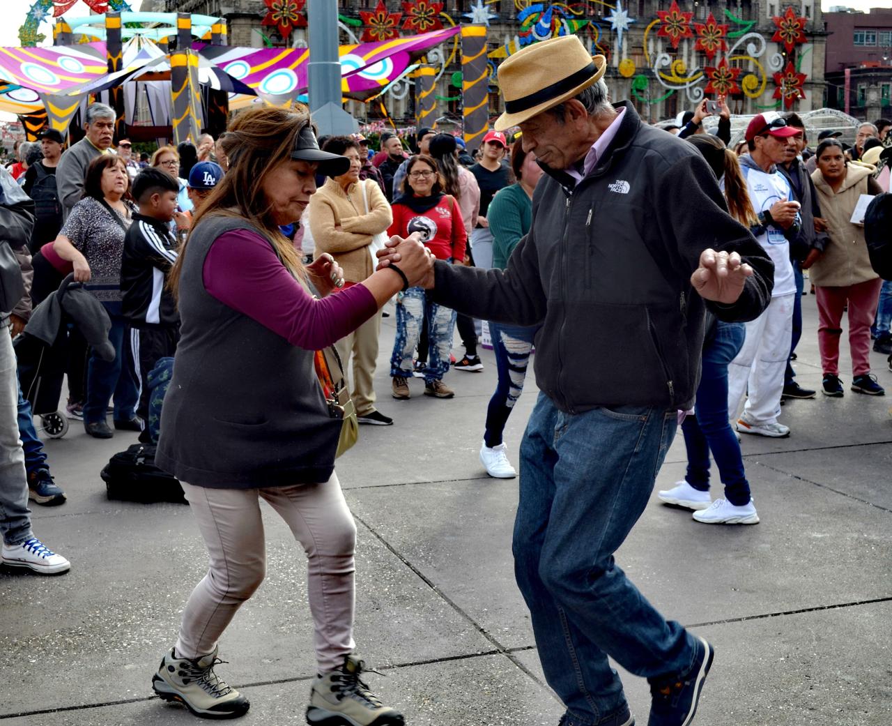Participa Guerrero en la “Verbena Navideña” de la Ciudad de México