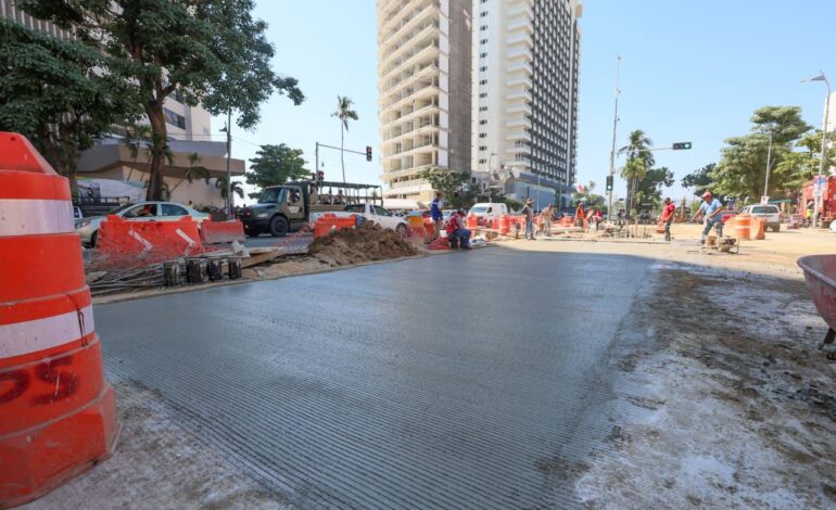 Supervisa Capaseg avances en la rehabilitación de los colectores sanitarios en las avenidas Costera y Universidad de Acapulco
