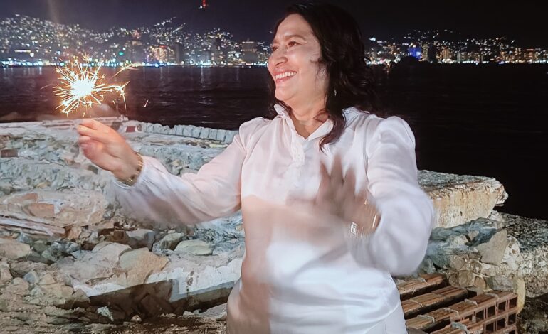 Desea Abelina López Rodríguez un feliz y próspero 2025