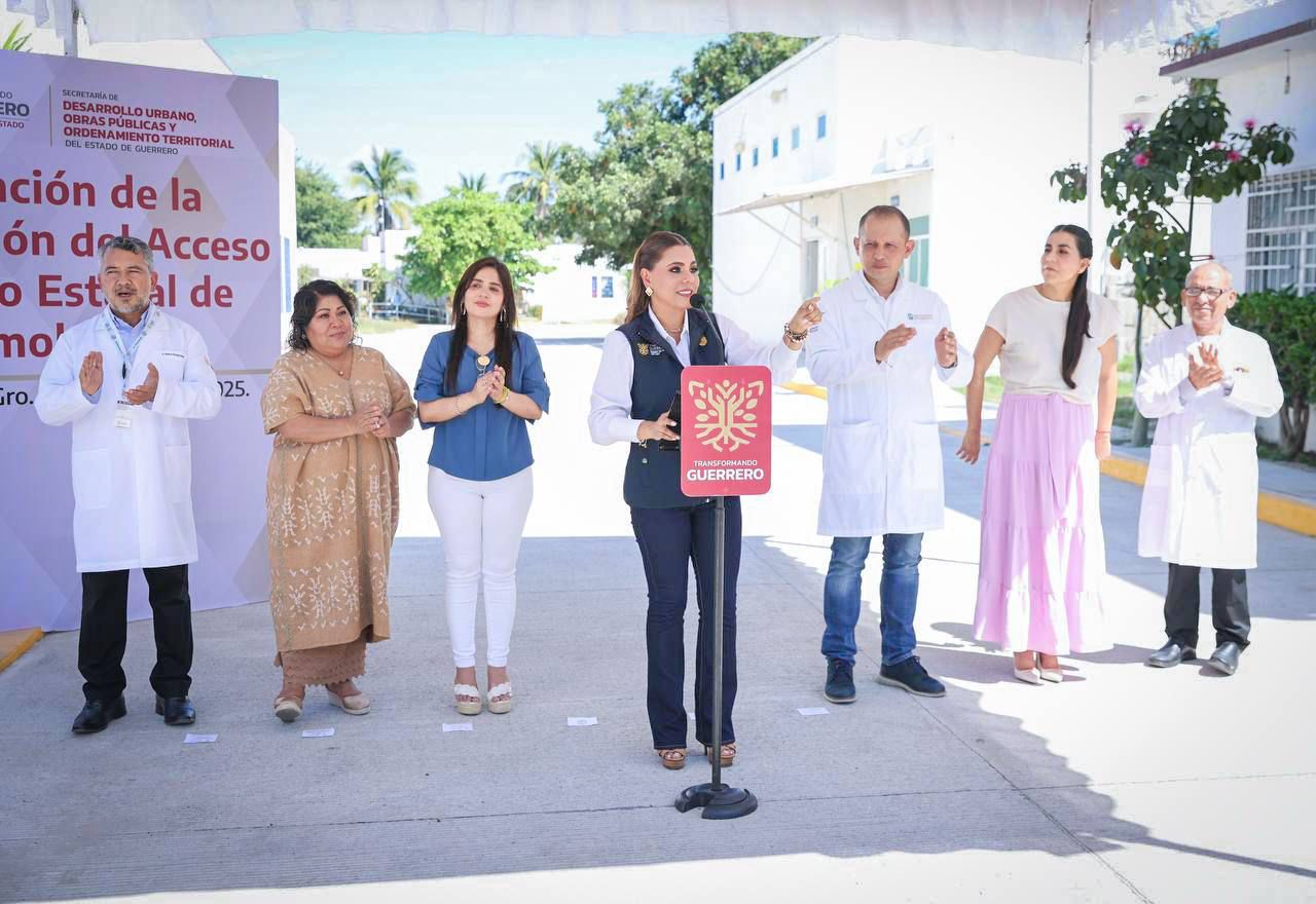 Entrega Evelyn Salgado equipo médico al Instituto Estatal de Oftalmología