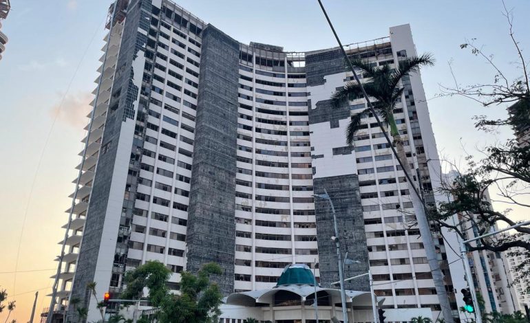 Abelina López lanza ultimátum a propietarios de hoteles o edificios abandonados en Acapulco