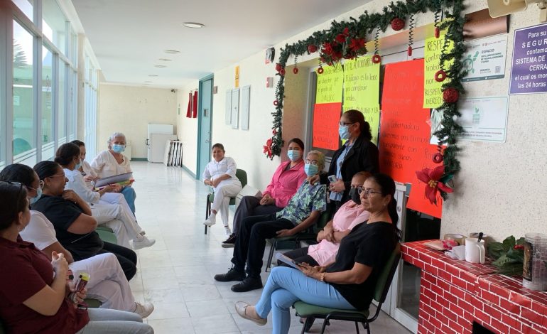 Protestan pacíficamente sindicalizados de Oftalmología; piden intervención de la gobernadora