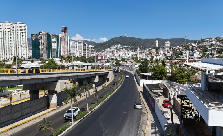 Recomienda gobierno de Guerrero tomar precauciones por obras en la avenida Escénica de Acapulco