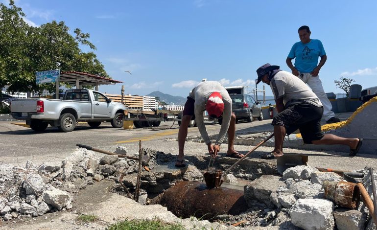 Concluye CAPAMA trabajos de reparación de fuga en la Costera