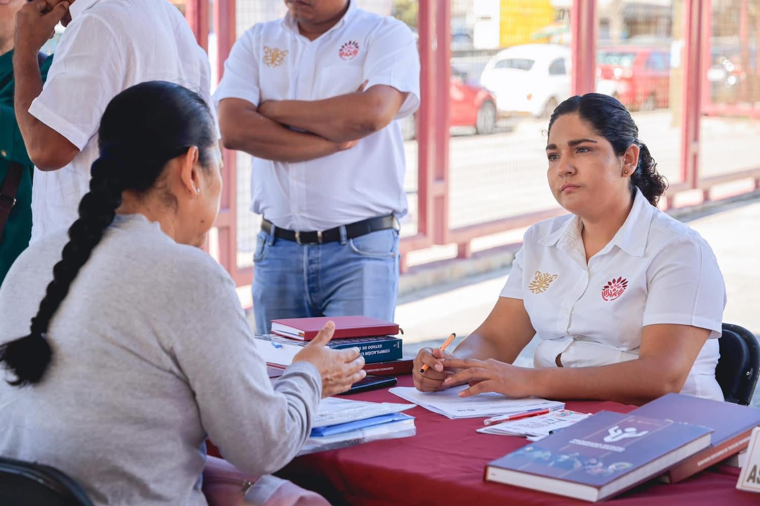 Promueve el gobierno estatal asesorías jurídicas gratuitas a familias guerrerenses