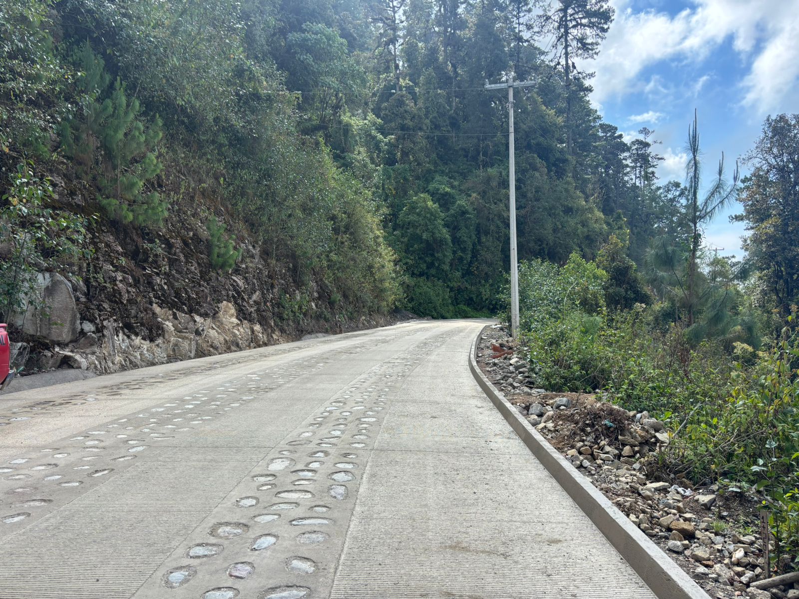 Al 90% la obra carretera en la sierra de Atoyac de Álvarez, en la Costa Grande