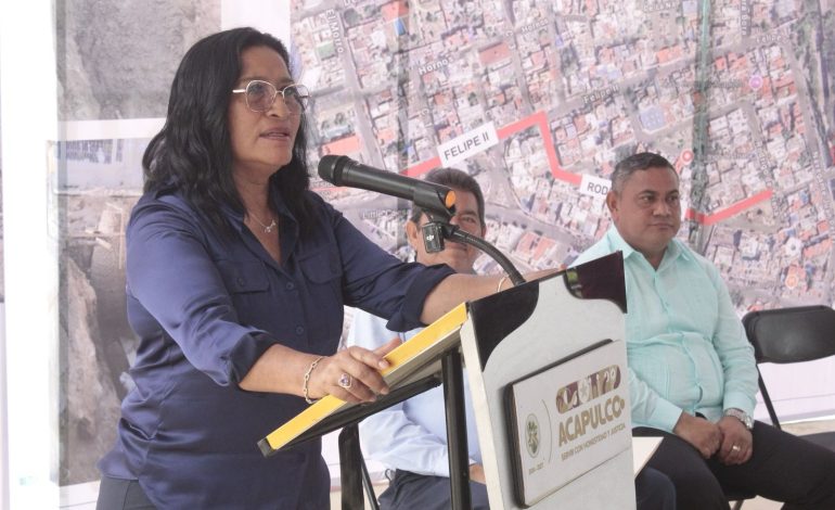 Inaugura Abelina López Rodríguez colector en Rodrigo de Triana y atarjea sanitaria