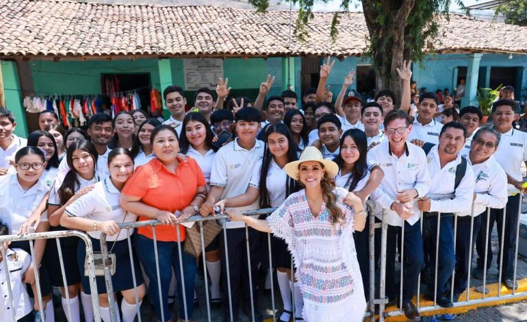Seguiremos promoviendo el desarrollo y bienestar de Coahuayutla: Evelyn Salgado