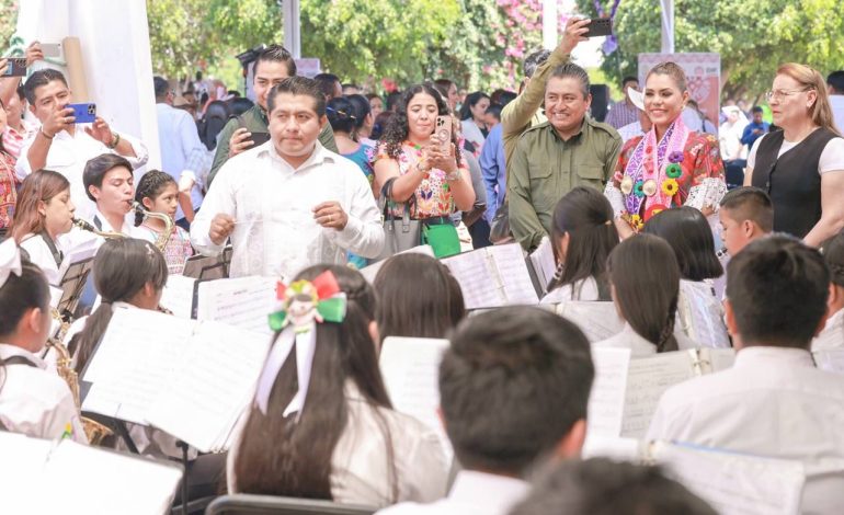 Entrega Evelyn y Liz Salgado aparatos funcionales: Transformando vidas en la Montaña