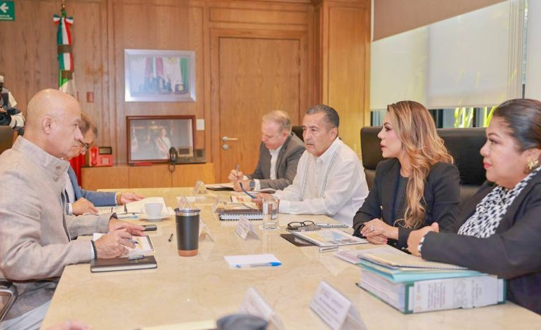 Gestiona Evelyn Salgado con Secretaría de Infraestructura, Comunicaciones y Transportes proyectos de infraestructura para Guerrero