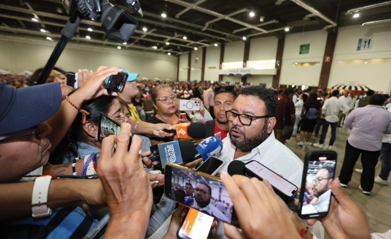 Servicio de transporte normal en la zona Poniente de Acapulco; desconocen hallazgo de fosa clandestina en Chilapa; ley de desaparición forzada se adecua; instan al diálogo a normalistas: Gobierno de Guerrero