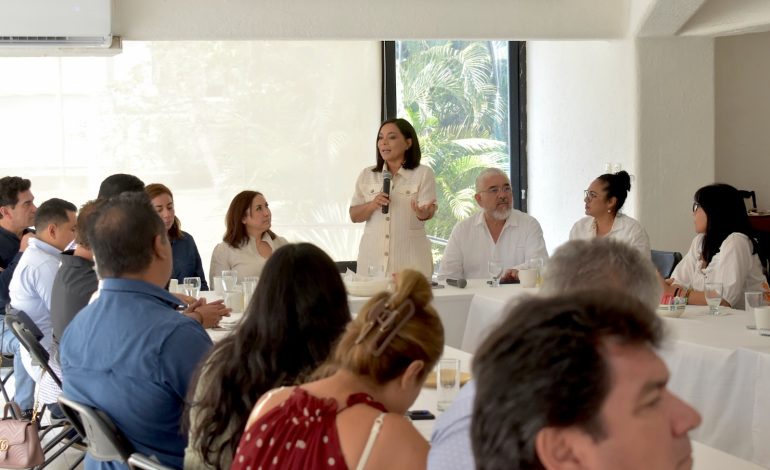 Senadora Beatriz Mojica impulsa el repoblamiento y la reactivación económica del centro de Acapulco en reunión con empresarios