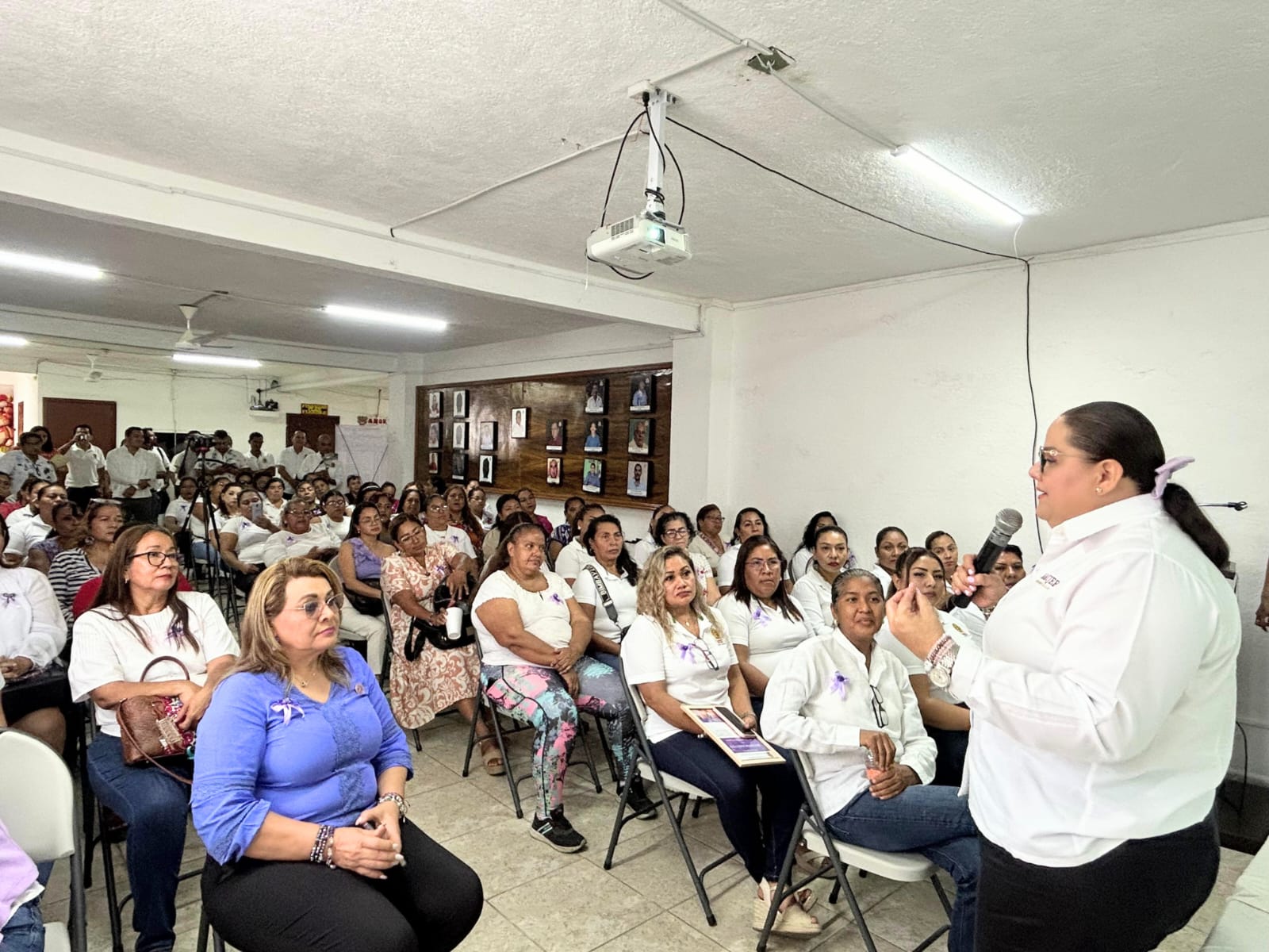 Promueve Gobierno de Abelina López Rodríguez la equidad de género entre las y los trabajadores
