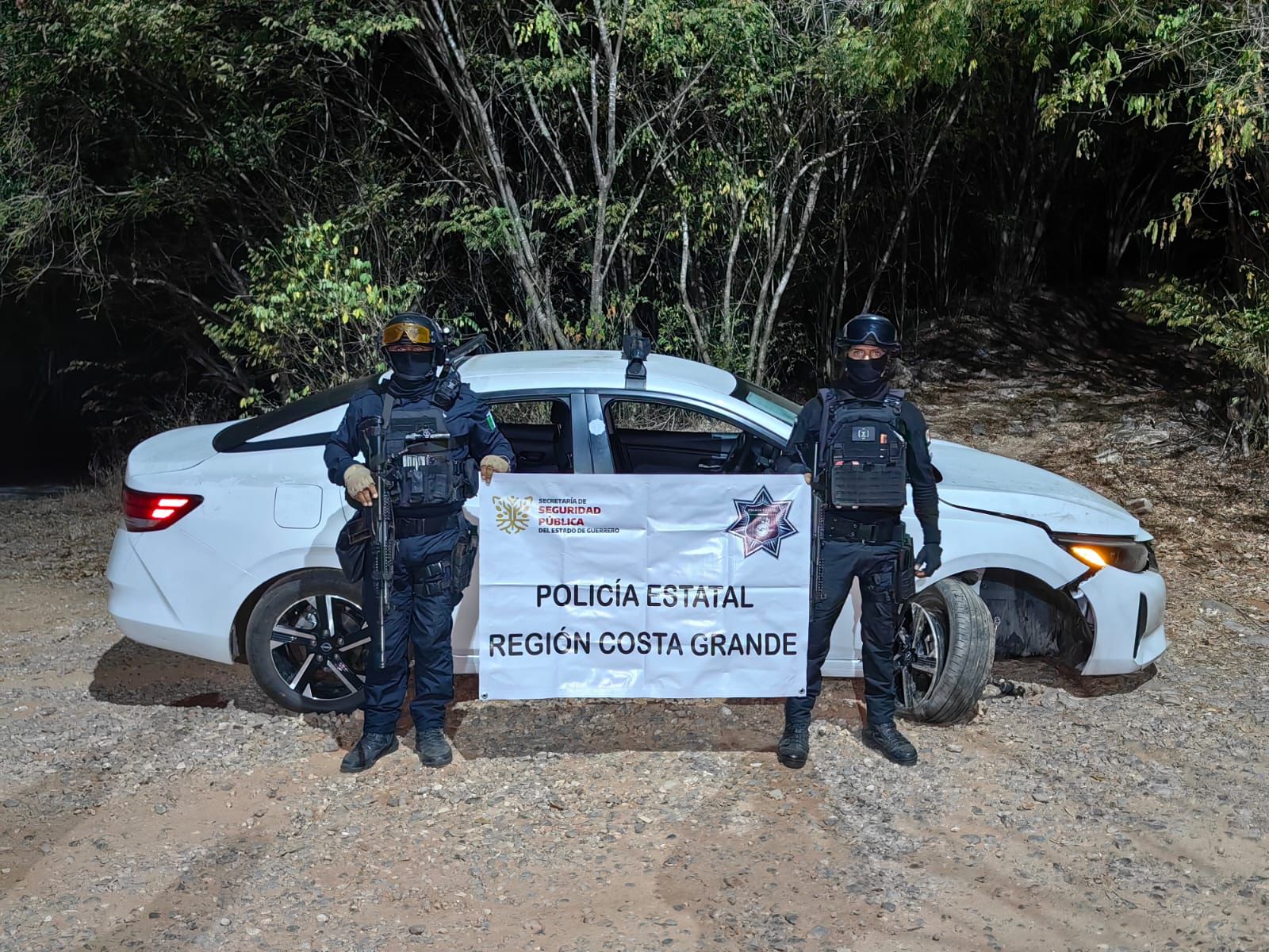 Fuerzas de seguridad recuperan vehículo con reporte de robo en Petatlán