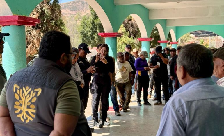 Mesa Estatal para la Construcción de la Paz atiende a habitantes de San Pedro Huitzapula