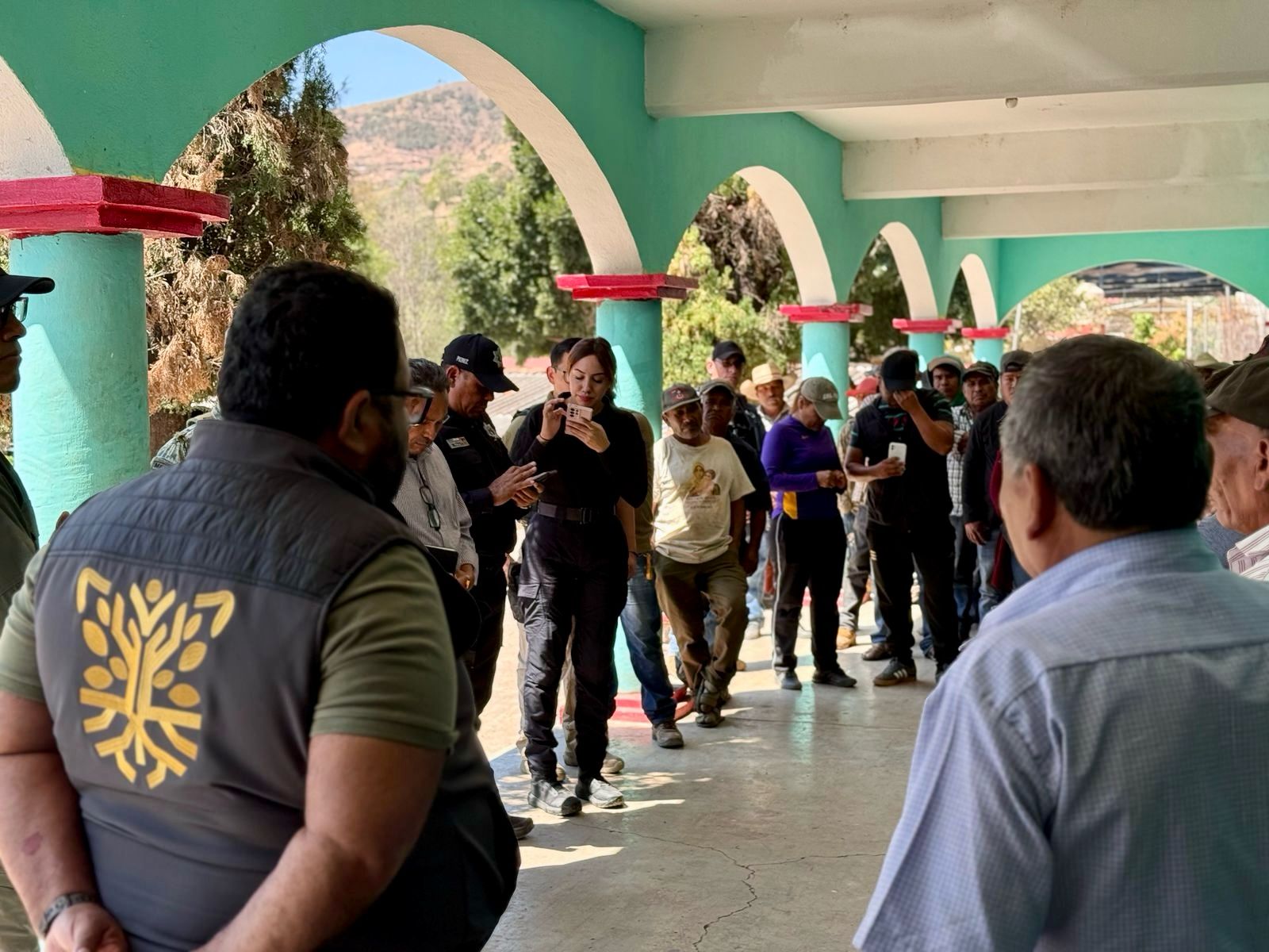 Mesa Estatal para la Construcción de la Paz atiende a habitantes de San Pedro Huitzapula