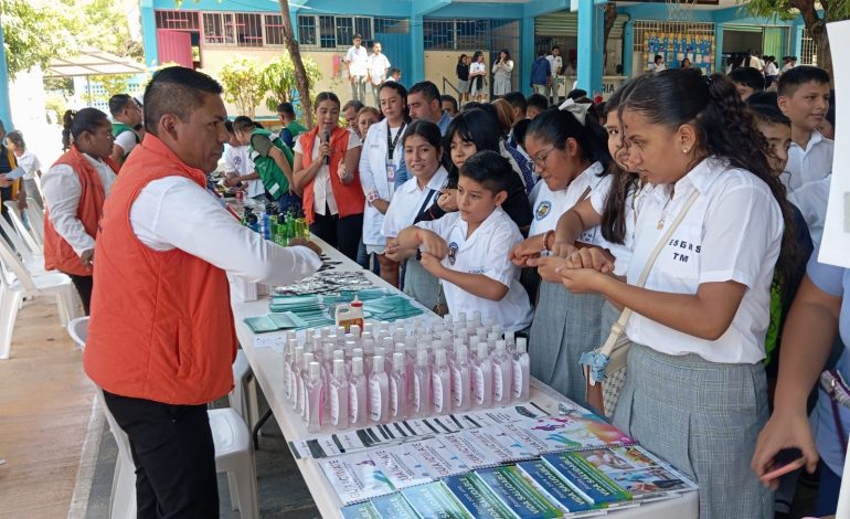 Refuerza Secretaría de Salud de Guerrero acciones de promoción de la salud para estudiantes en Tecpan de Galeana