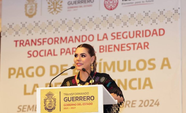 Más de mil 700 trabajadores estatales, reciben de la gobernadora Evelyn Salgado su estímulo a la permanencia