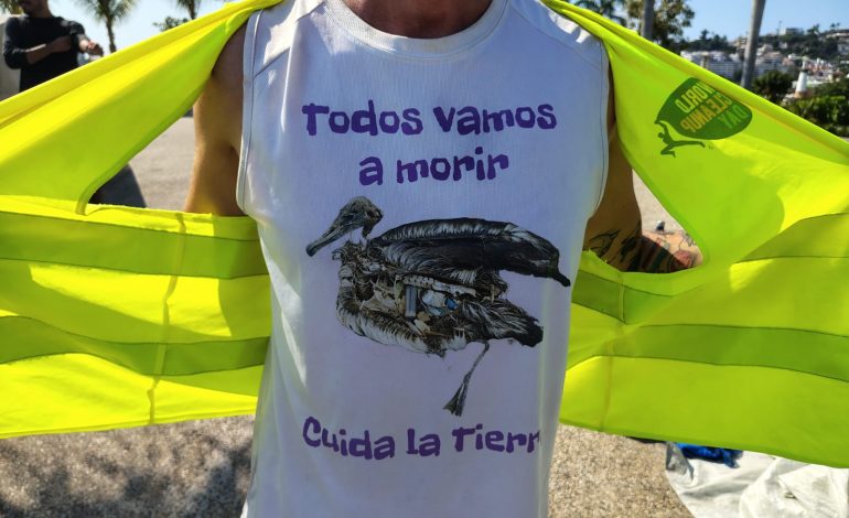 «Bastante grave» la contaminación de playa Tlacopanocha, Acapulco: influencer activista en educación ambiental