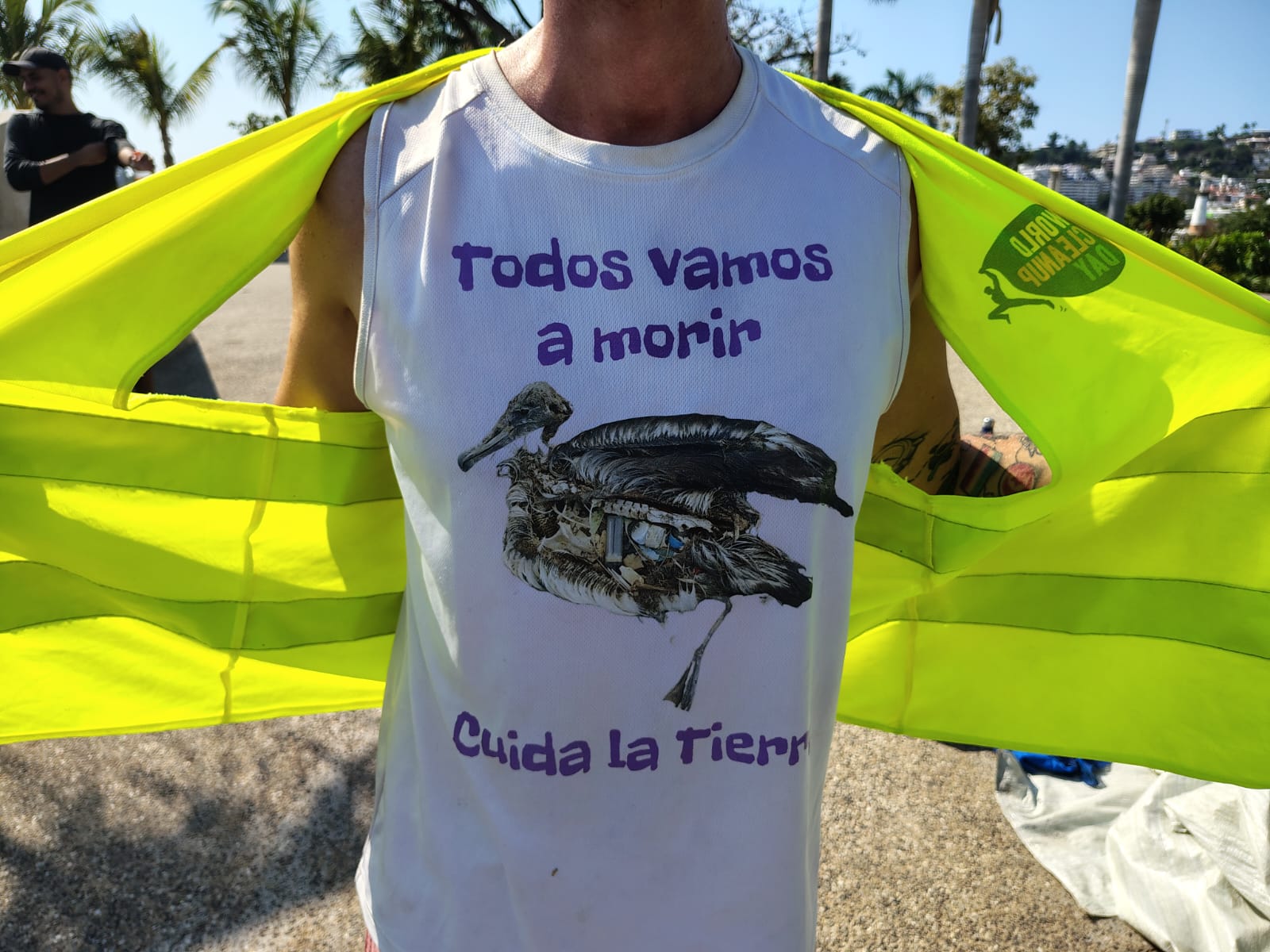 «Bastante grave» la contaminación de playa Tlacopanocha, Acapulco: influencer activista en educación ambiental
