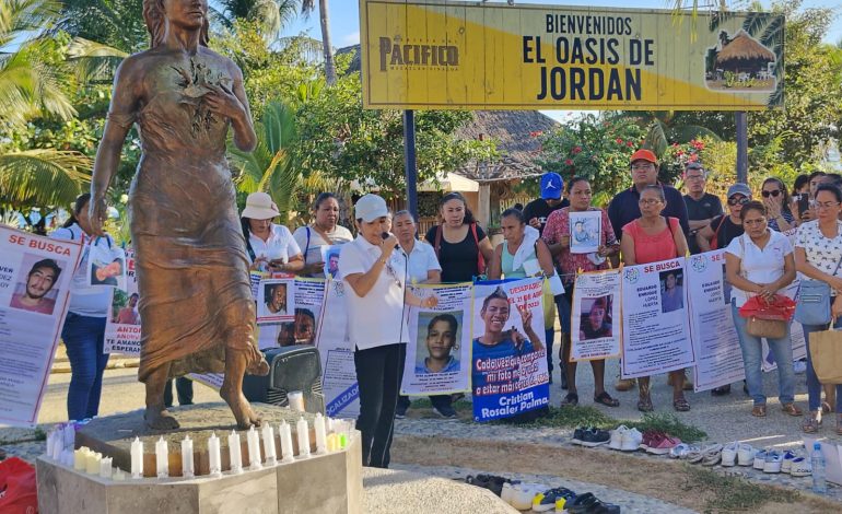 Teuchitlán: colectivas de búsqueda de personas desaparecidas en Acapulco se unen al luto nacional