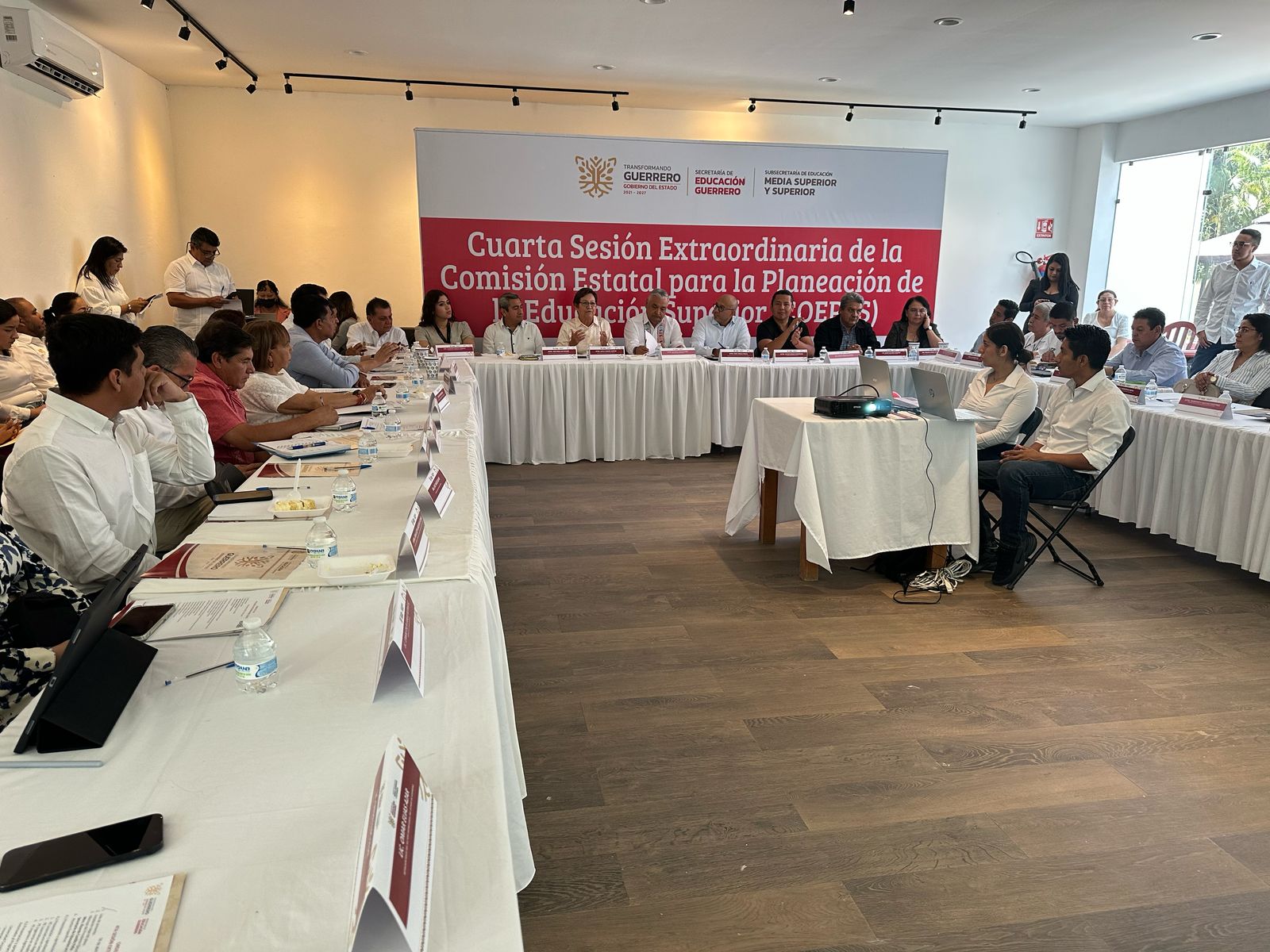 Encabeza titular de Educación en Guerrero reunión de comisión para fortalecer la educación superior en Guerrero