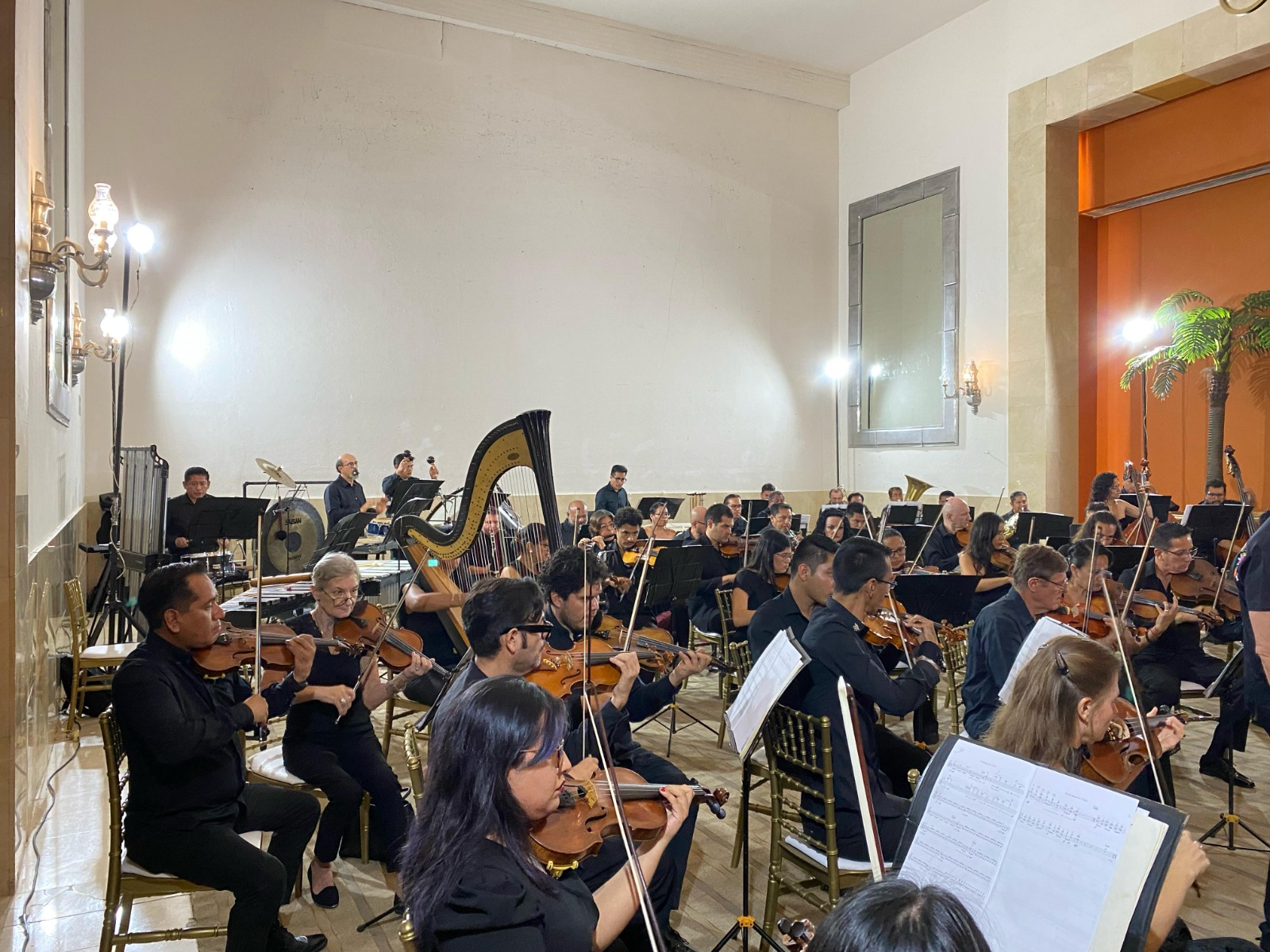 Gran Concierto para Flauta y Orquesta de la OFA disfrutan turistas y acapulqueños en el Hogar del Sol
