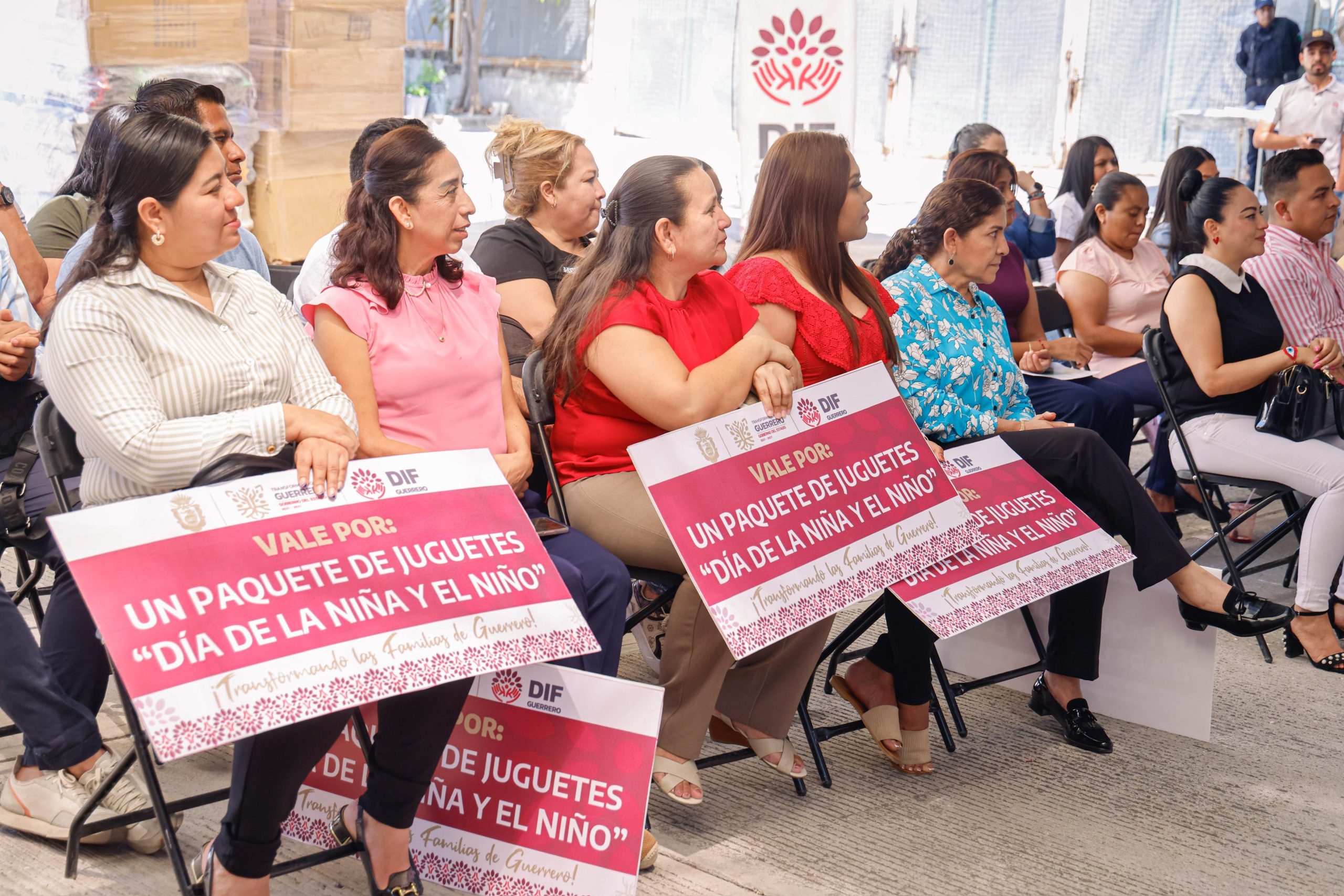 DIF Guerrero distribuye juguetes para el Día de la Niñez a todos los municipios del estado