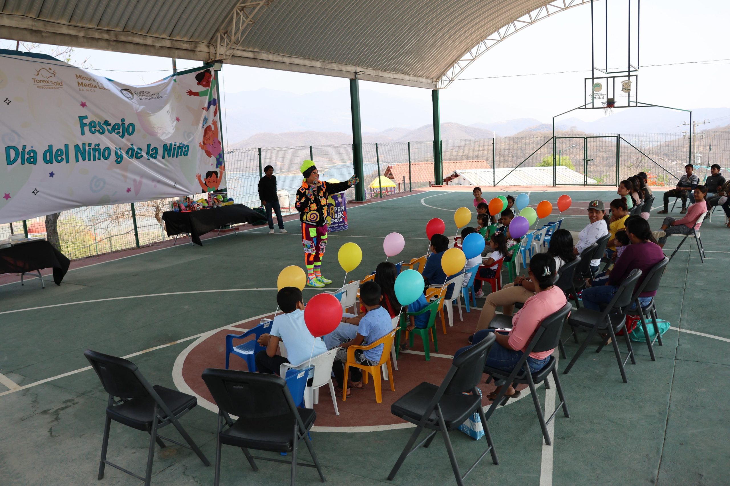 Festeja Minera Media Luna el Día de la Niñez en tres municipios de Guerrero 