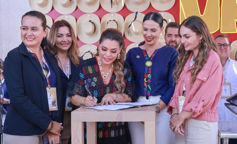 Firma Evelyn Salgado convenios para impulsar el turismo en Guerrero, el Hogar del Sol